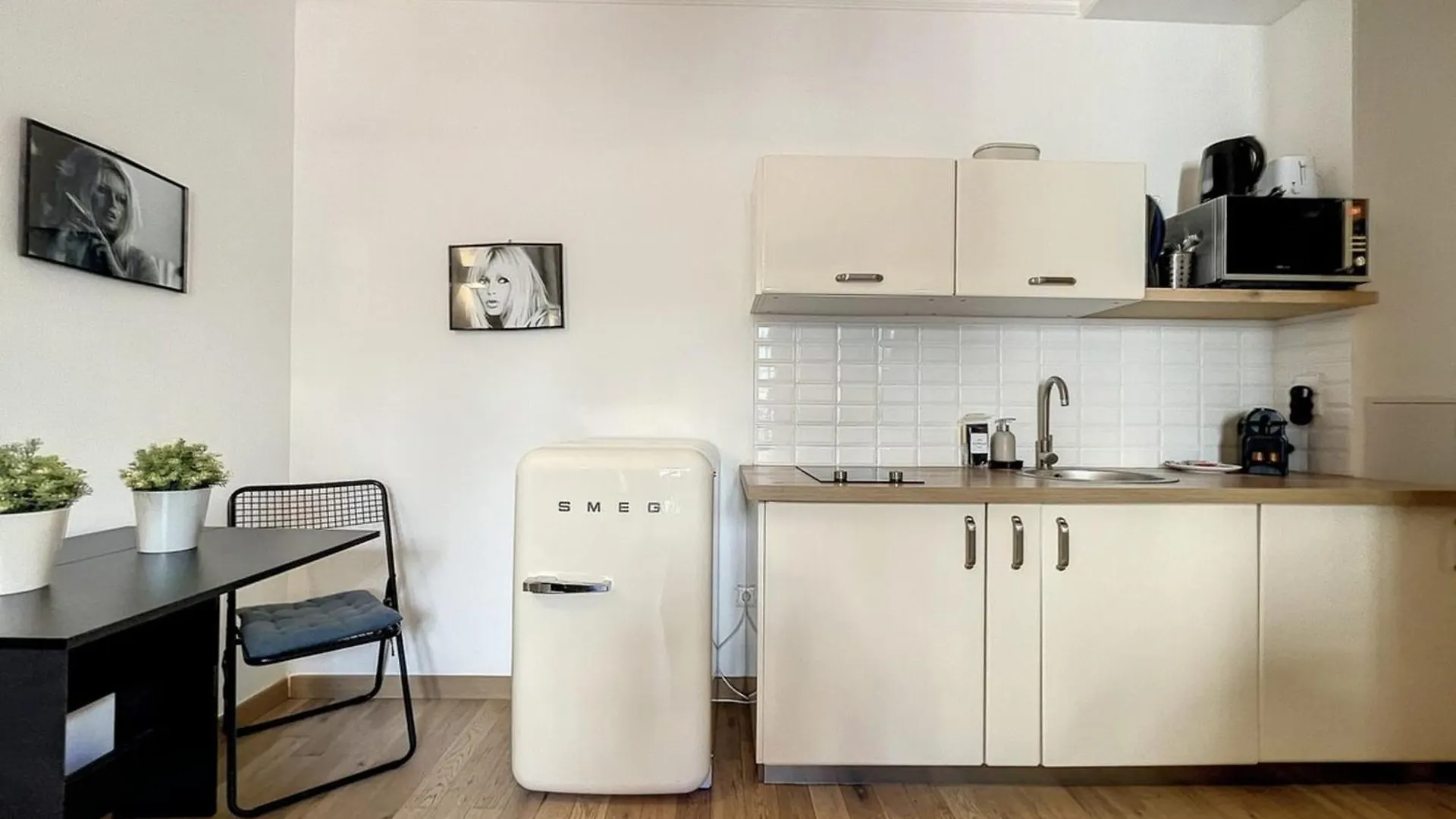 1 Bedroom Ideal Location Cannes Frankrike